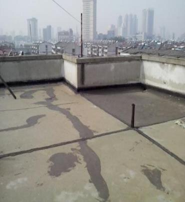 沿滩漏水维修 楼顶漏水是什么原因，楼顶漏水维修方法是什么?