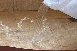 沿滩漏水维修 免砸砖防水材料该如何施工
